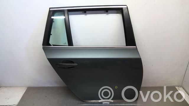Rear door   41525A2A368