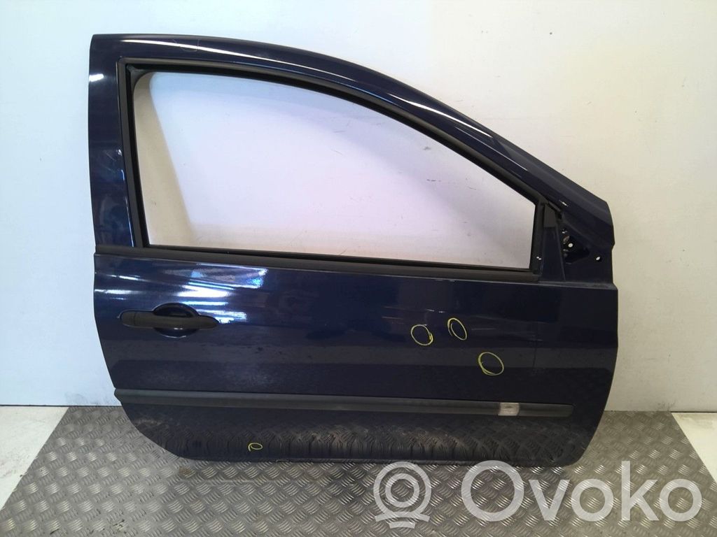 Renault Clio III Puerta delantera 