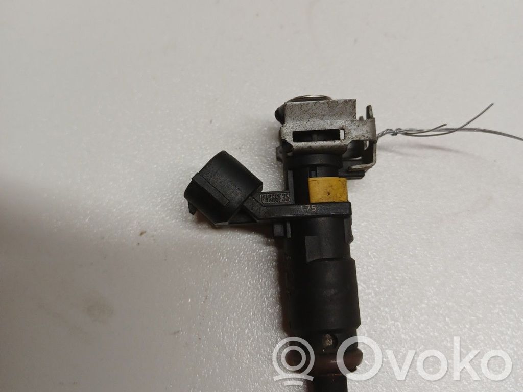 Inyector de combustible   00001984J2,887209