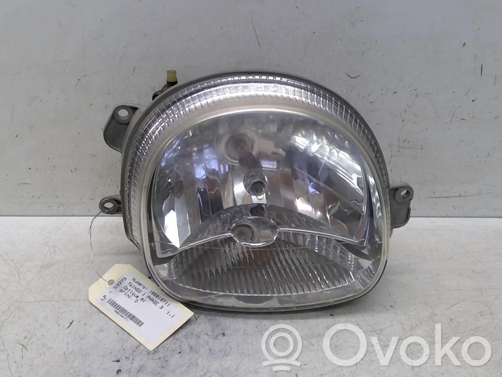 Scheinwerfer   7701049687