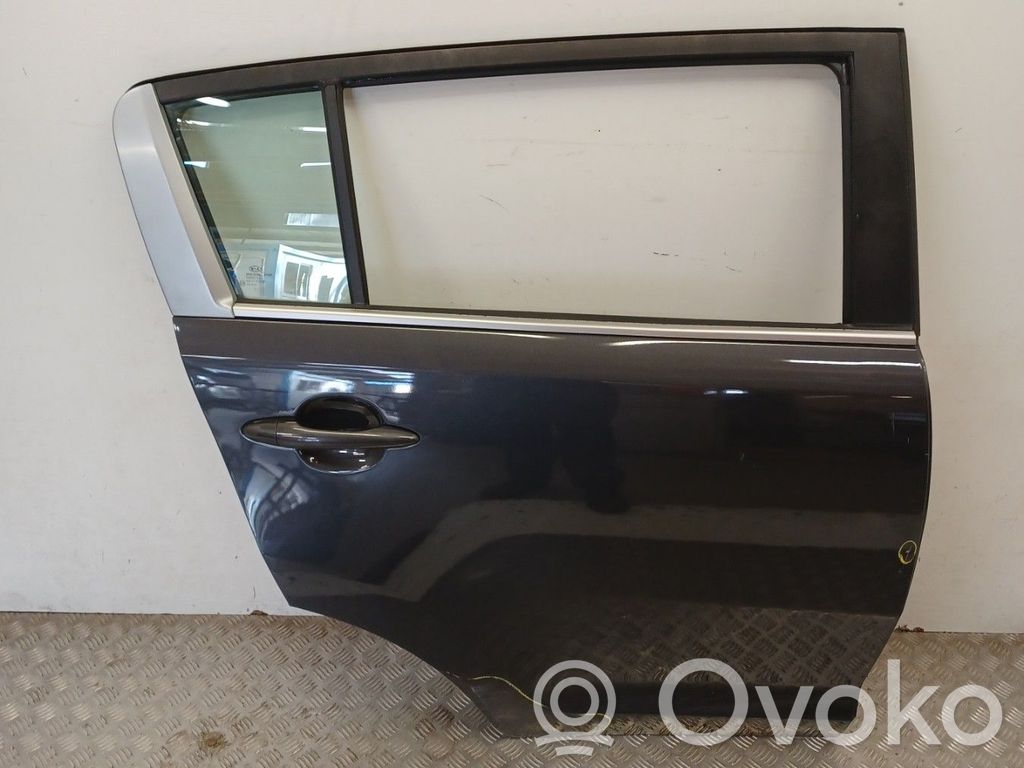 Puerta trasera   770043W010