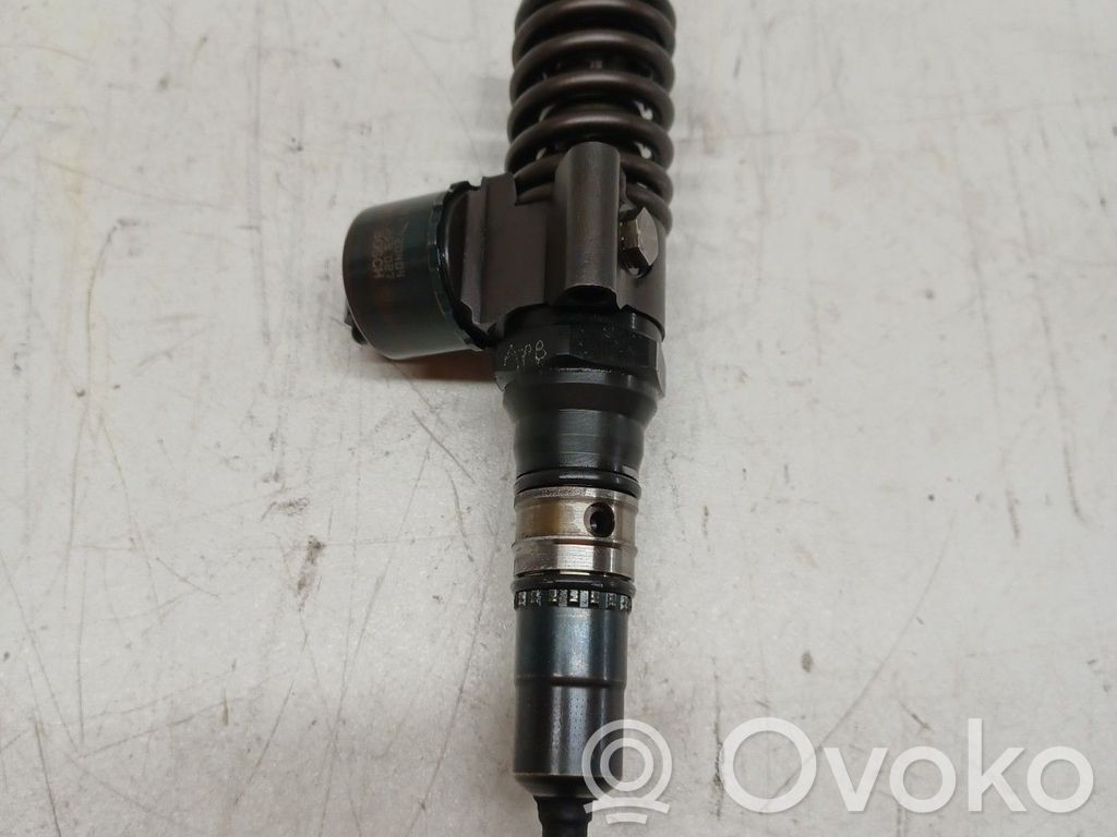 Audi A4 S4 B7 8E 8H Polttoainesuutin 