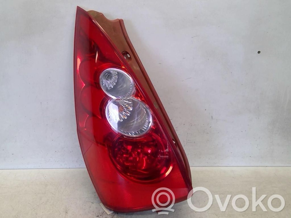 Luz trasera/de freno   C23551180E