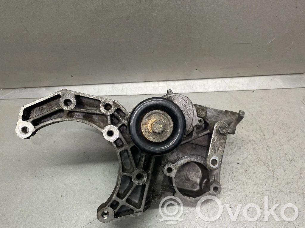 Chevrolet Captiva Engine mounting bracket 