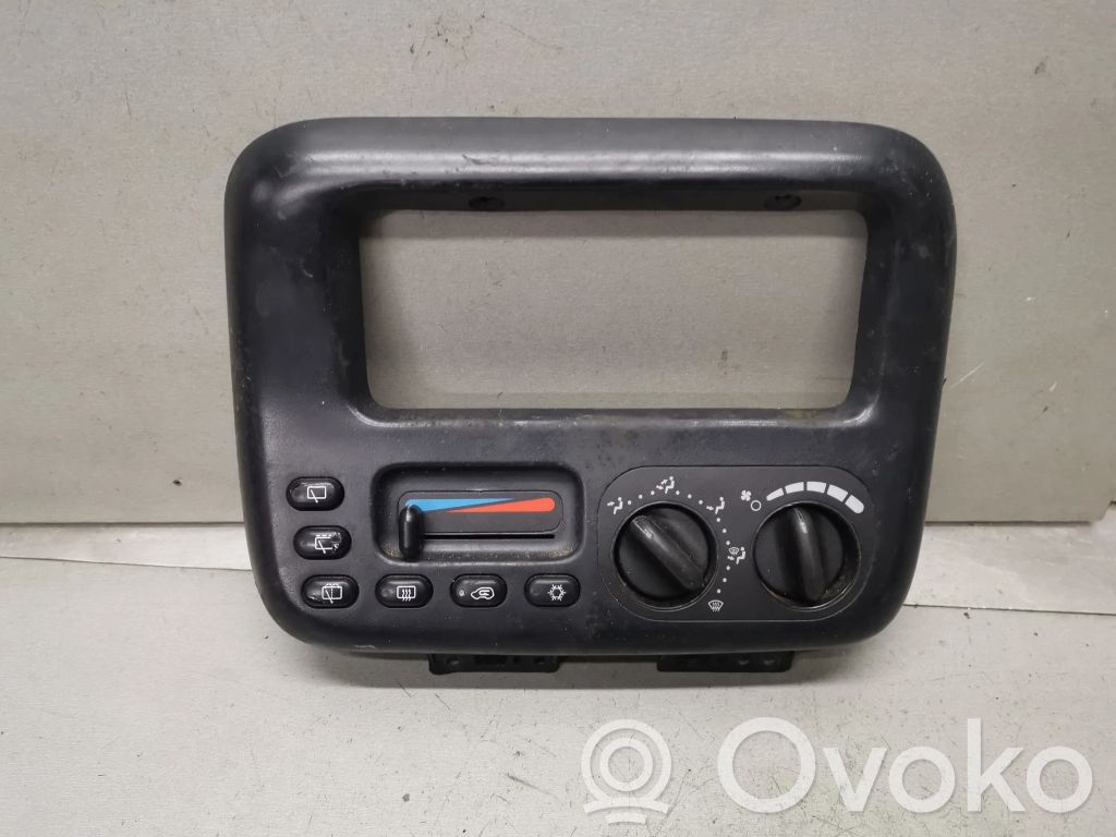 Chrysler Voyager Climate control unit 