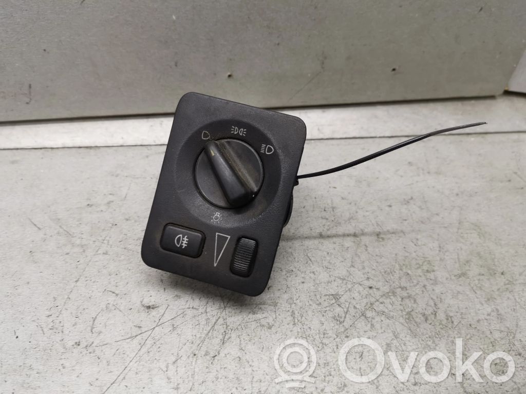 Light switch   12760589