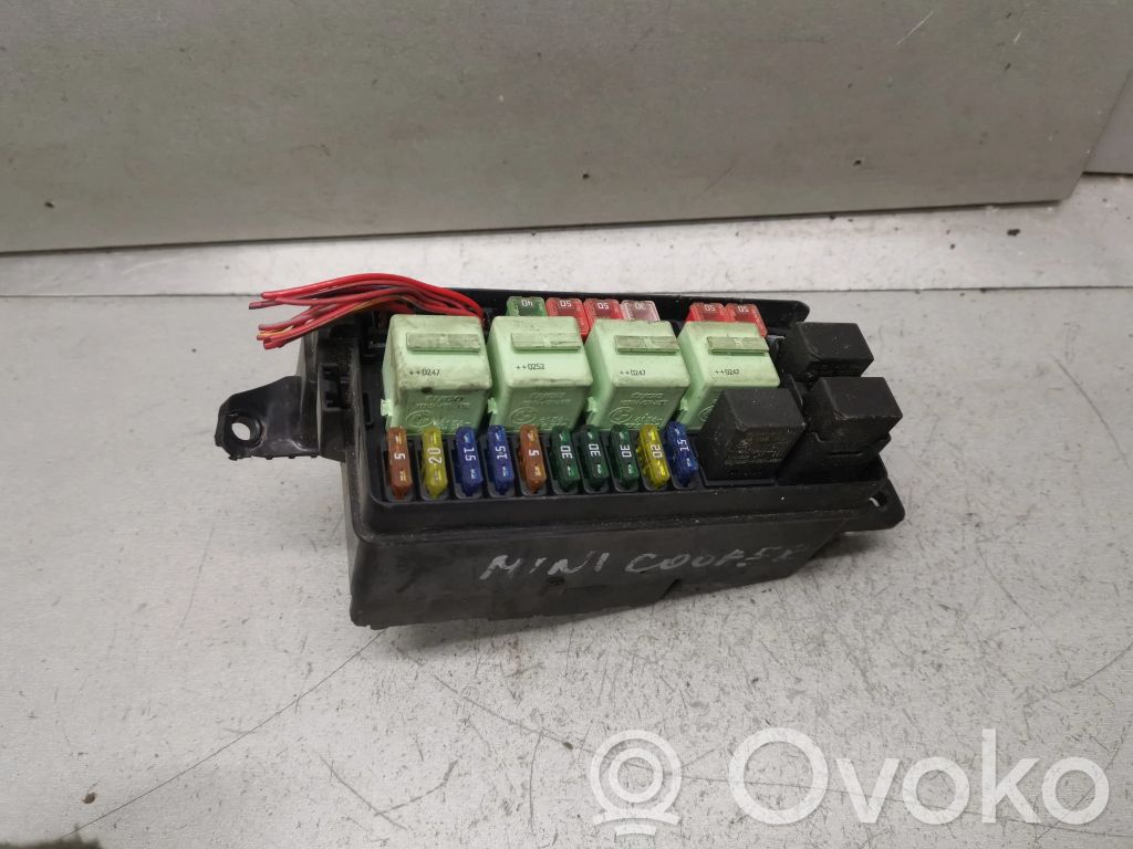 Mini One - Cooper R50 - 53 Fuse module 
