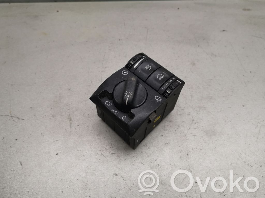 Light switch   90460591