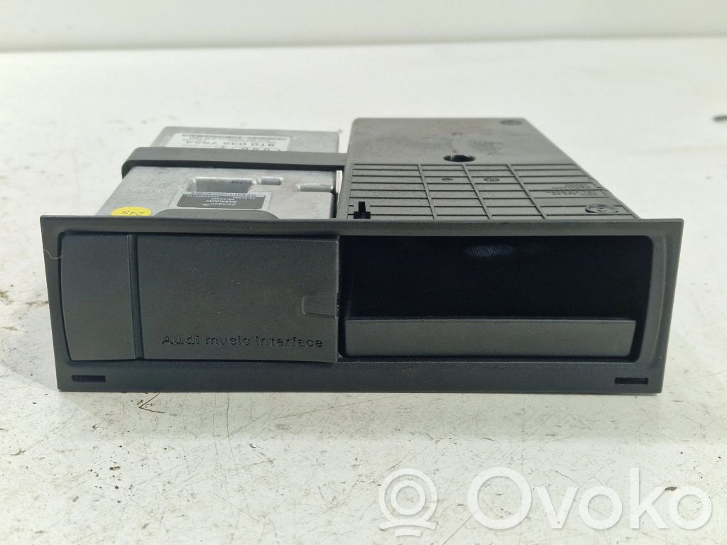 USB control unit   8T0035785A