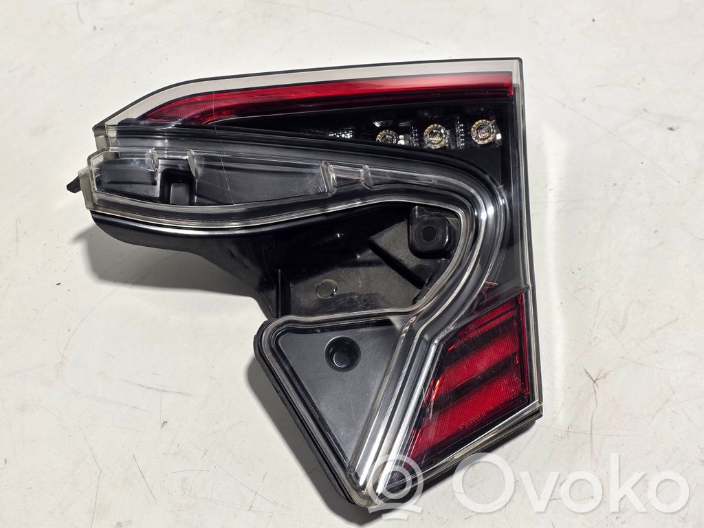 Toyota C-HR I Lampy tylnej klapy bagażnika 