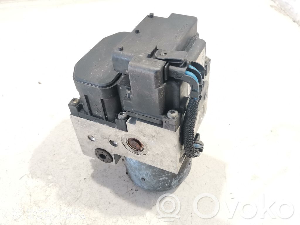 Nissan Primera ABS-pumppu 