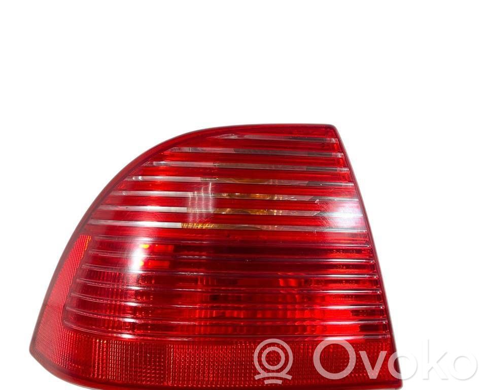 Rear/tail lights   343300,12755795