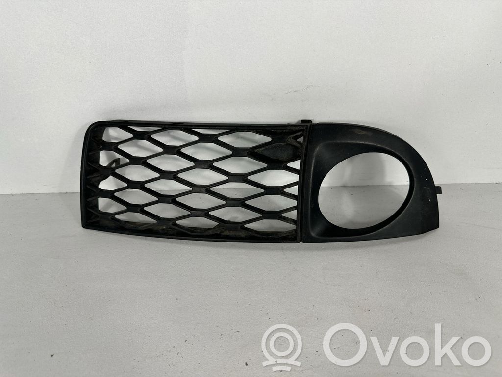 Audi A6 Allroad C5 Kratka dolna zderzaka przedniego 