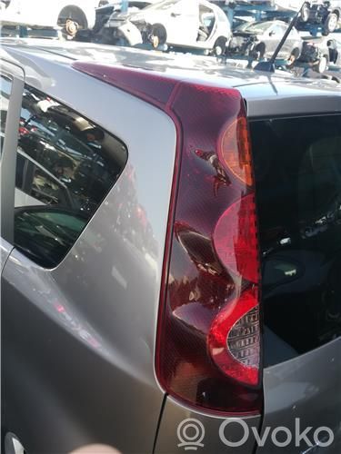 Nissan Note (E11) Feux arrière / postérieurs 