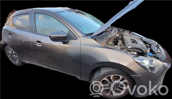 Mazda 2 Spārns 