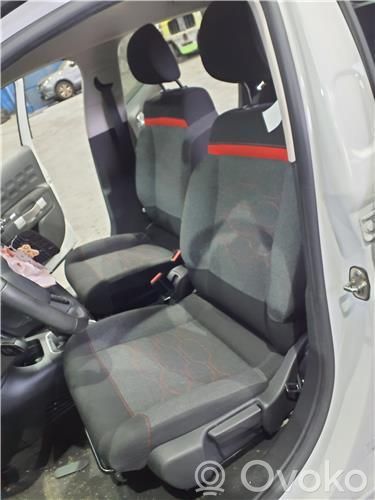 Citroen C3 Etumatkustajan istuin 