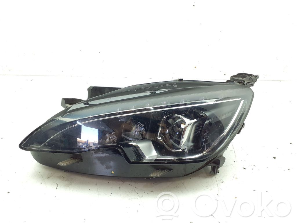 Peugeot 308 Lampa przednia 
