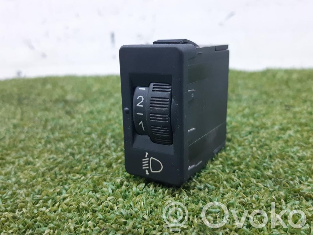 Headlight level height control switch   96384422XT
