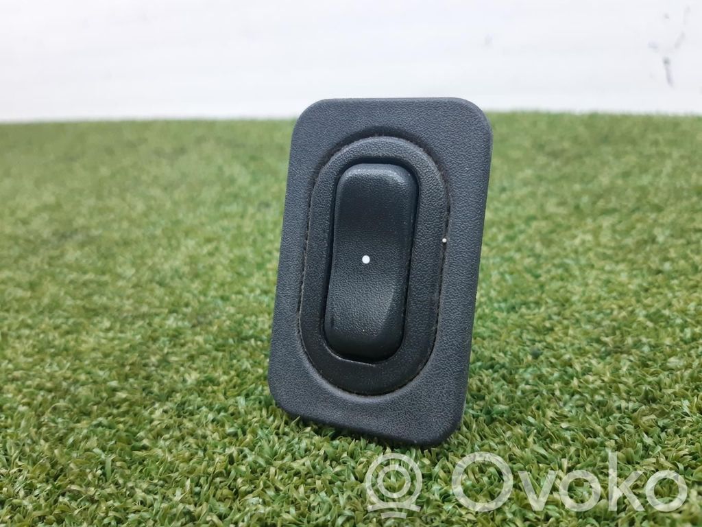 Electric window control switch   0801024