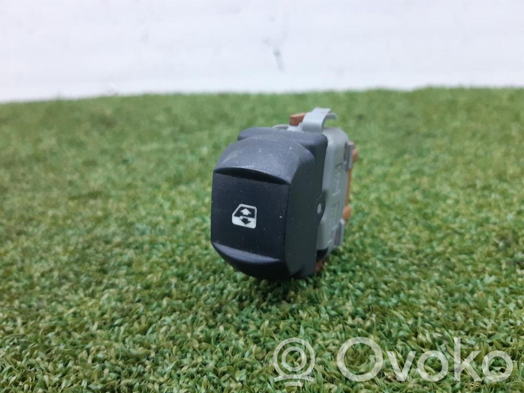 Electric window control switch   2808202