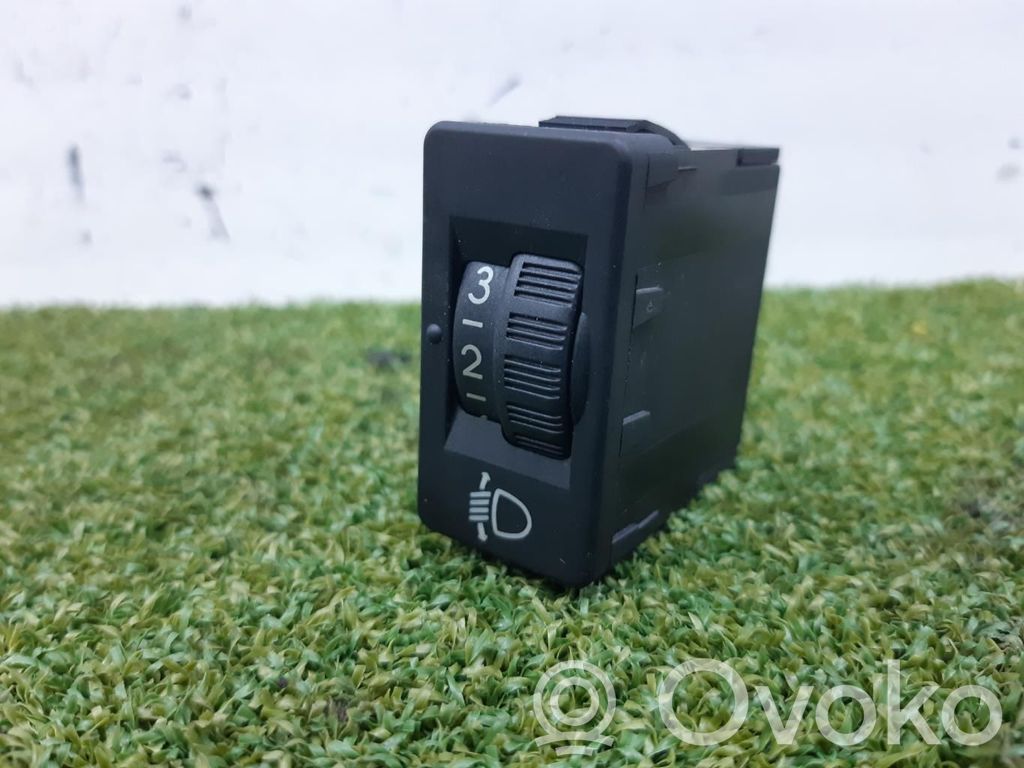 Headlight level height control switch   96384422XT