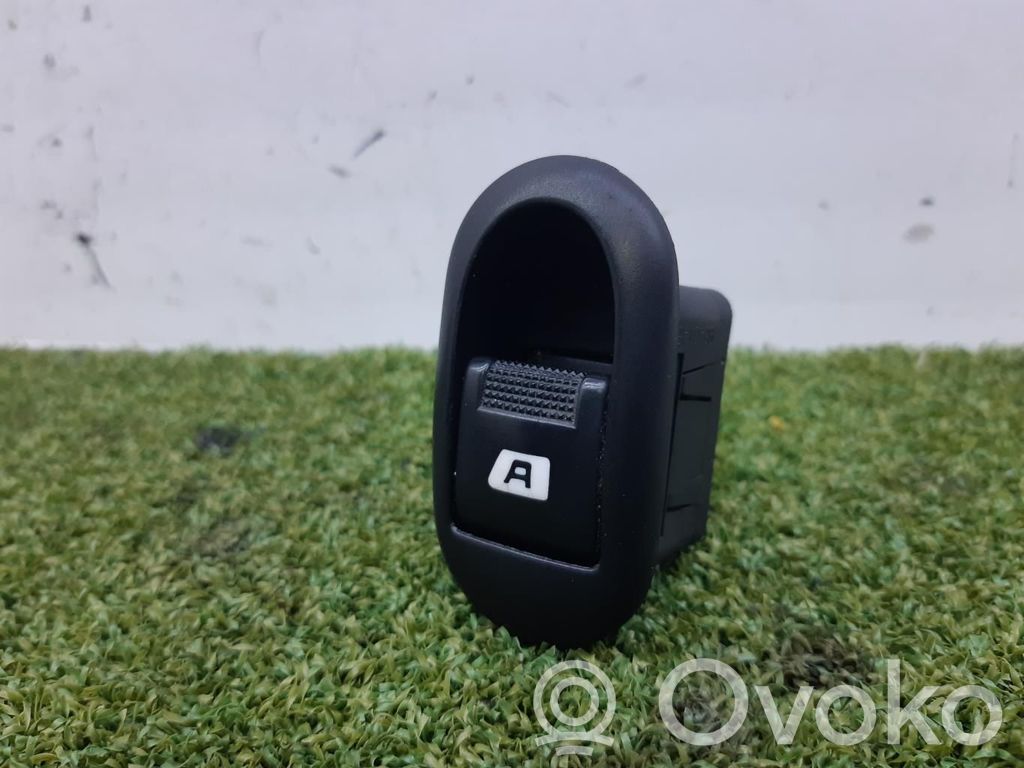 Electric window control switch   96401469XT