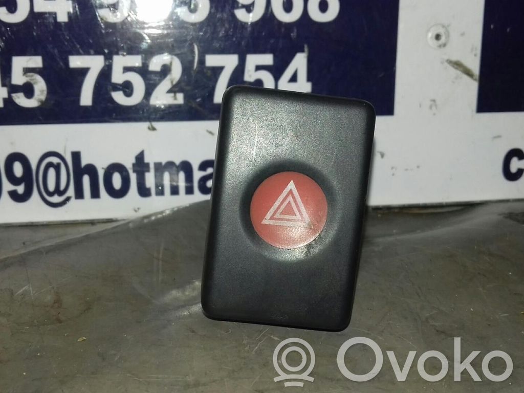 Botón interruptor de luz de peligro   25177