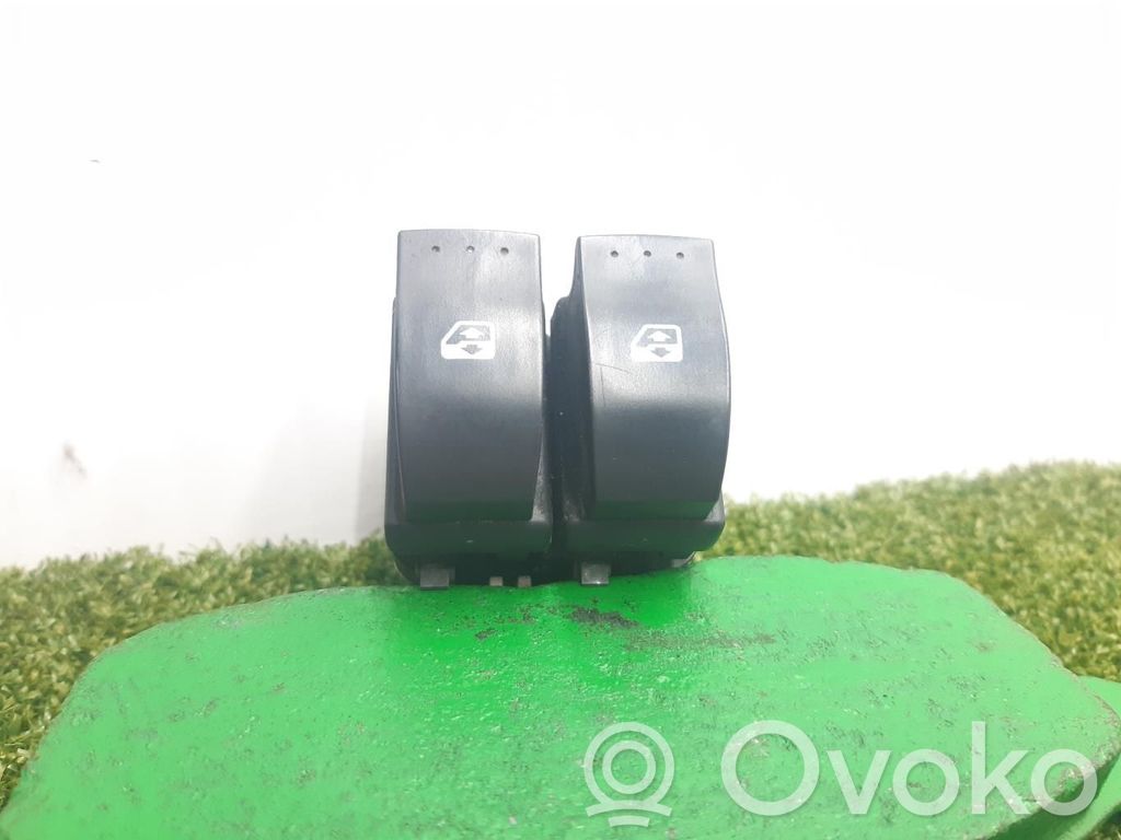 Electric window control switch   015090C
