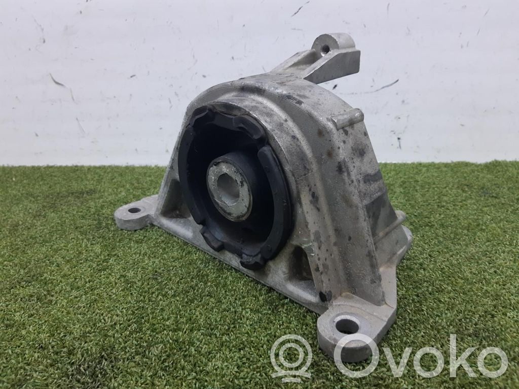 Fiat Doblo Engine mounting bracket 