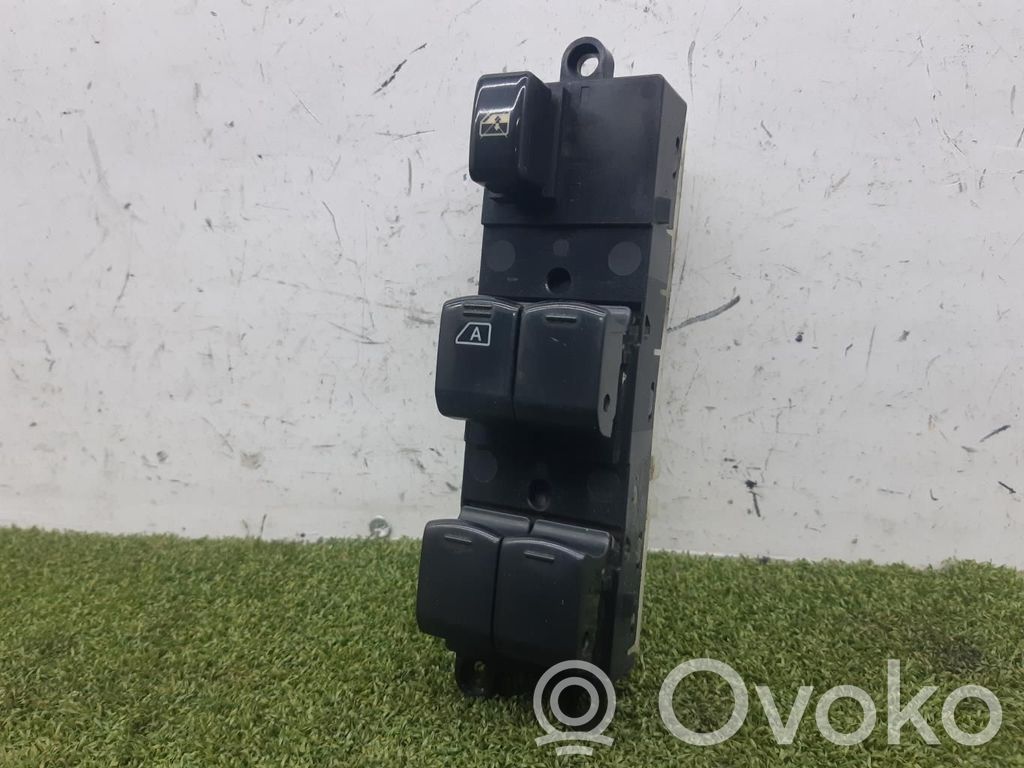 Electric window control switch   25401BH12C