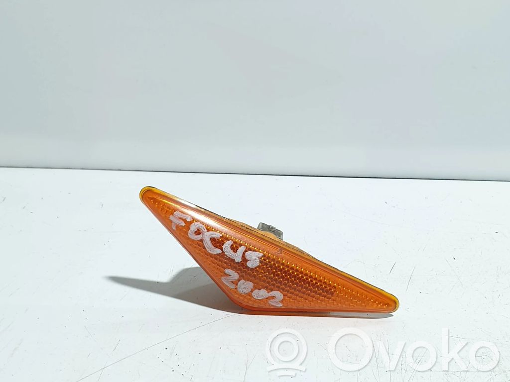 Front fender indicator light   4H3K354A
