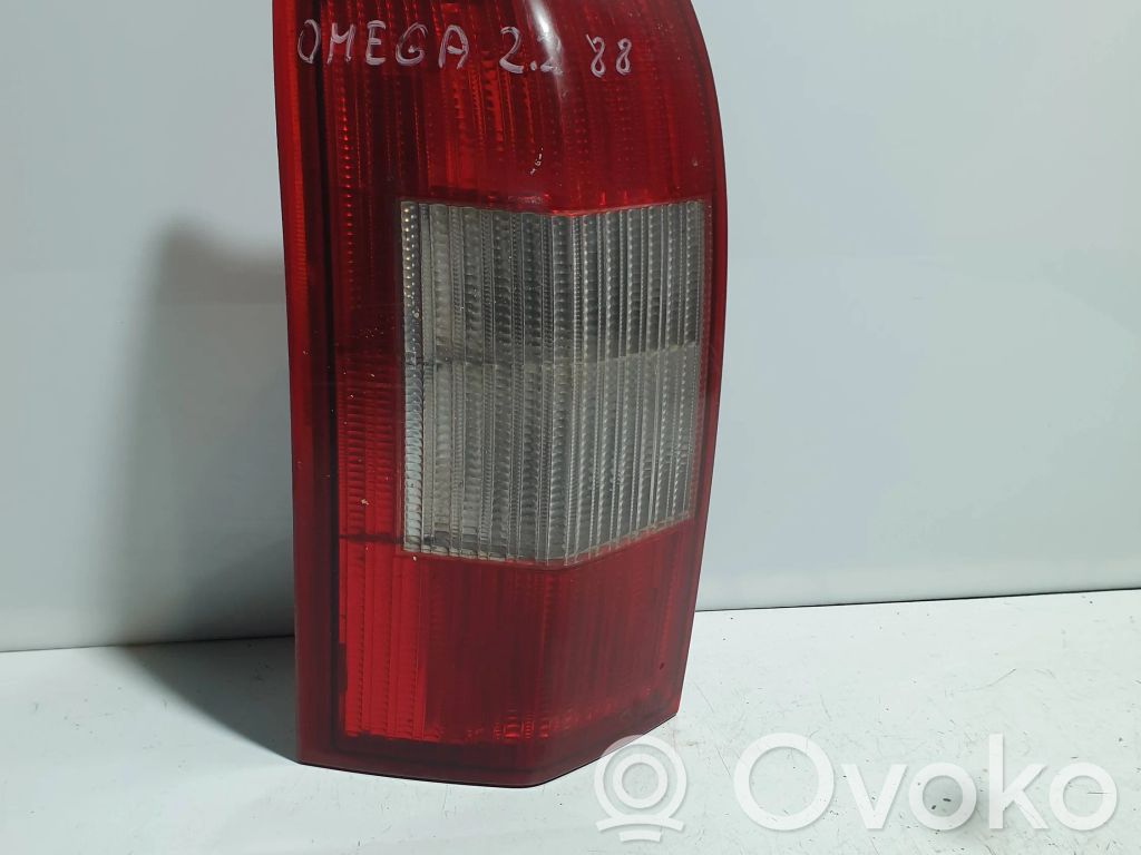 Opel Omega B1 Lampă spate în caroserie 