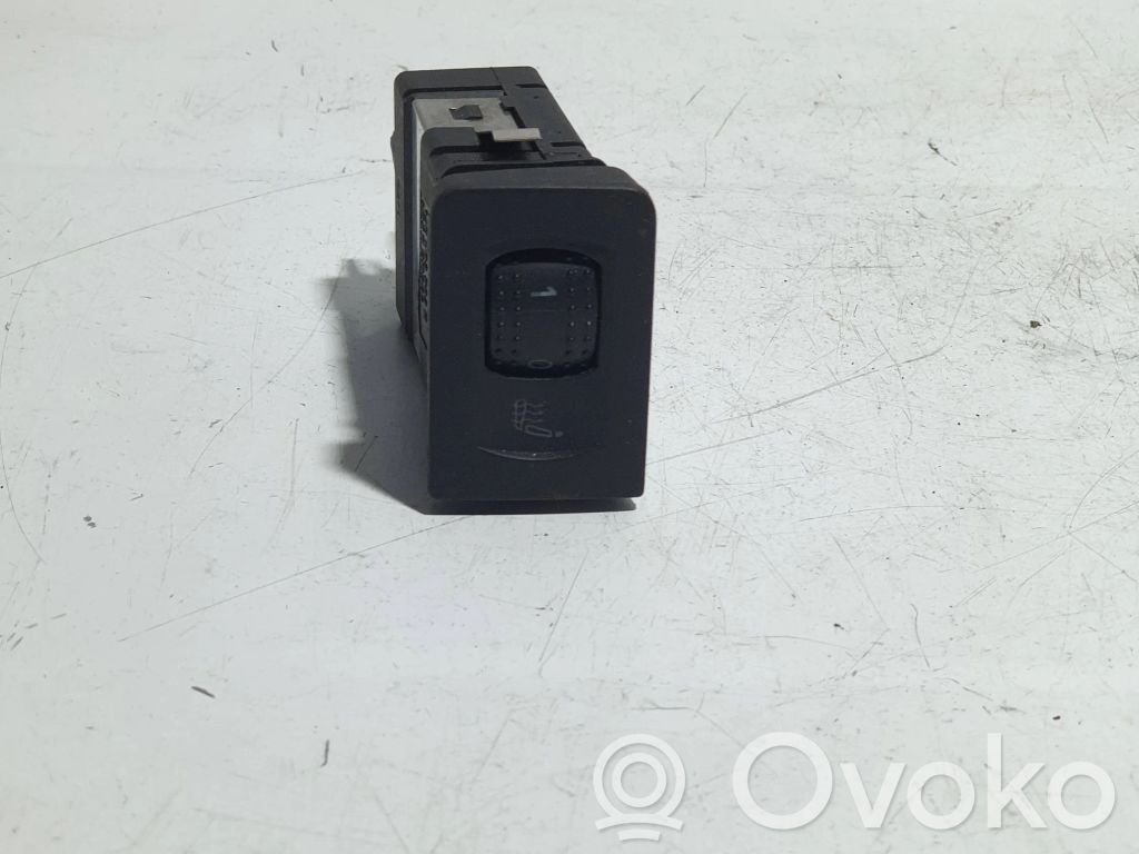 Volkswagen Golf IV Seat heating switch 