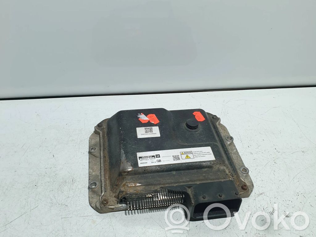 Opel Zafira B Engine control unit/module 