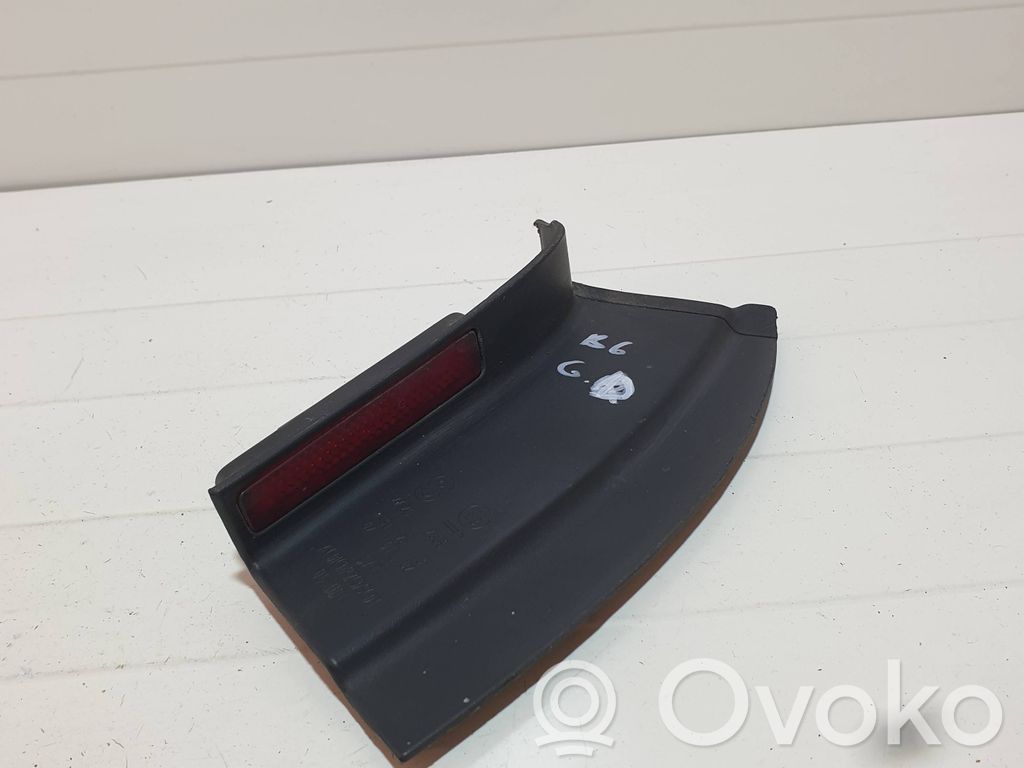 Volkswagen PASSAT B6 Reflector spate 