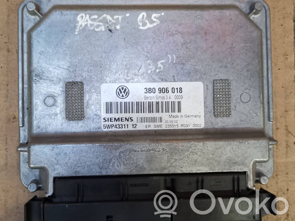 Volkswagen PASSAT B5 Engine control unit/module 