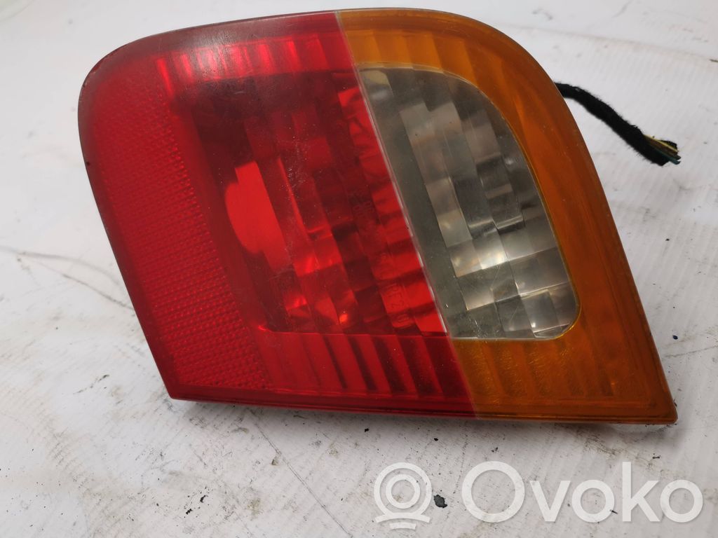 BMW 3 E46 Aizmugurējais lukturis pārsegā 