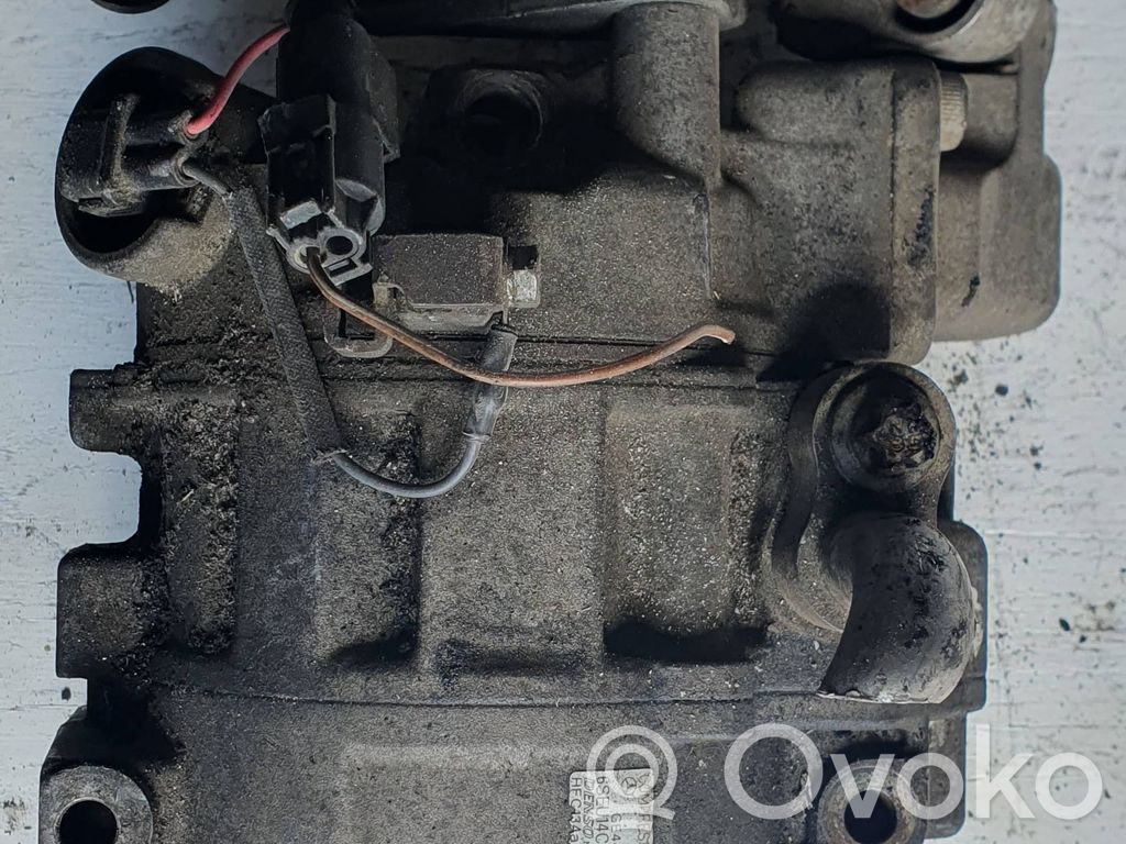 Toyota Avensis T270 Air conditioning (A/C) compressor (pump) 