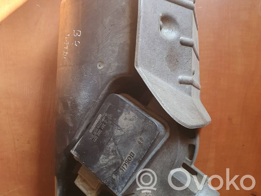 Audi 80 90 S2 B4 Mass air flow meter 