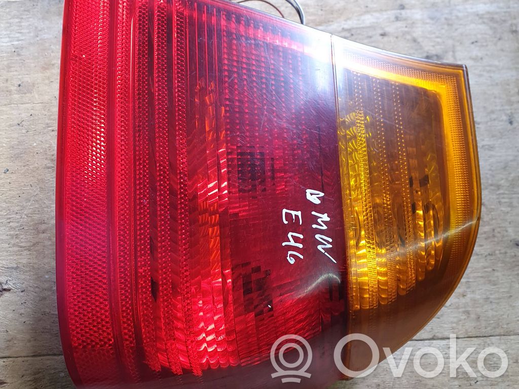 BMW 3 E46 Galinis žibintas dangtyje 
