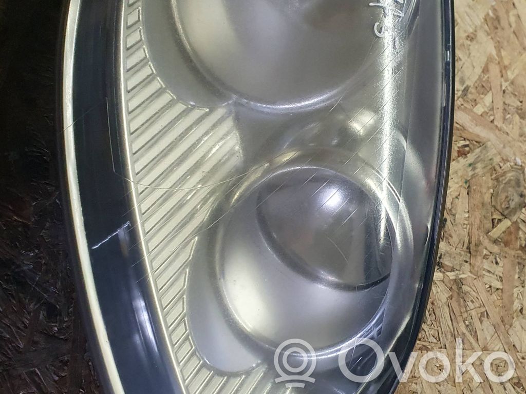 Volkswagen Golf V Lampa przednia 