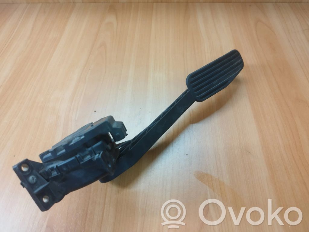 Volvo S60 Akceleratoriaus pedalas 