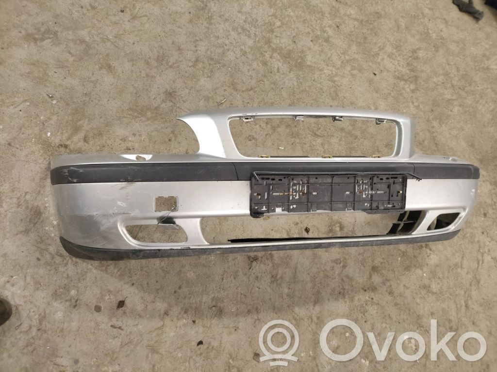 Volvo V70 Front bumper 