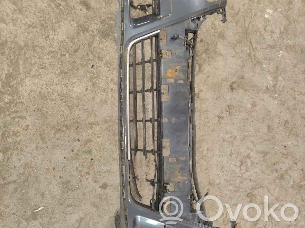 Volkswagen PASSAT B6 Parachoques delantero 