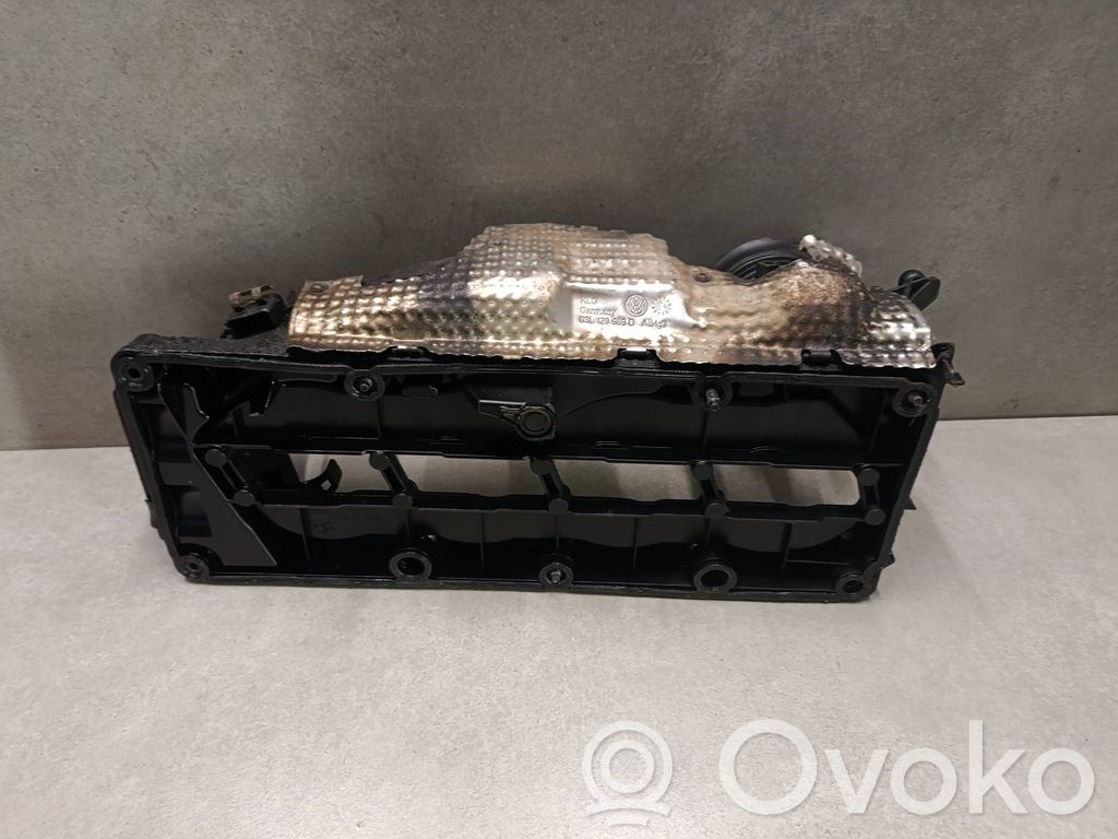 Volkswagen Golf VI Rocker cam cover 