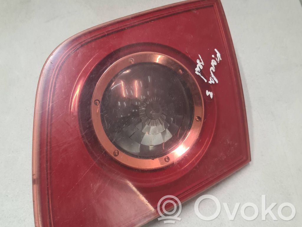 Mazda 3 I Takaluukun takavalot 