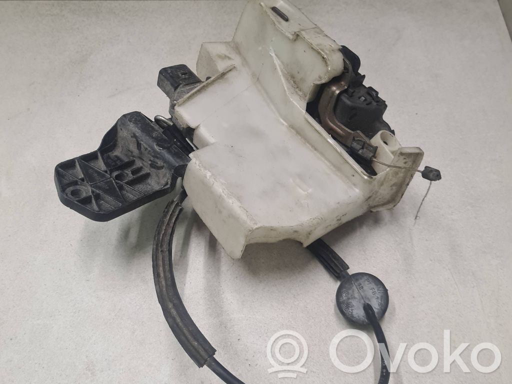 Volkswagen PASSAT B5 Zamek drzwi przednich 