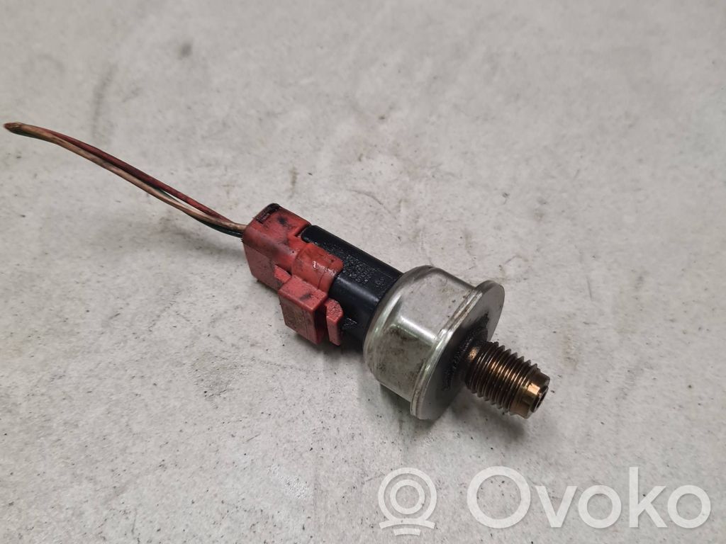 Ford Mondeo MK IV Fuel pressure sensor 