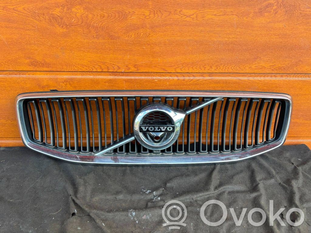 Volvo V60 Maskownica / Grill / Atrapa górna chłodnicy 
