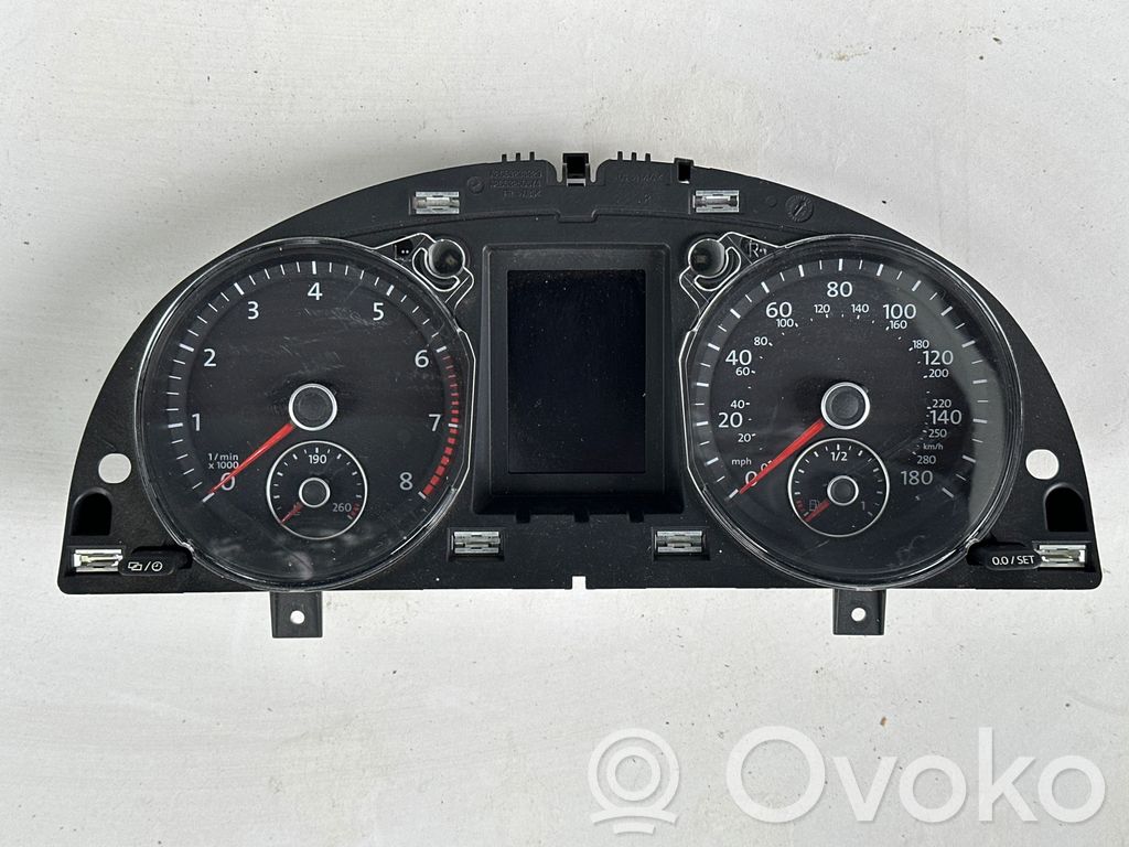 Volkswagen PASSAT B7 Spidometrs (instrumentu panelī) 